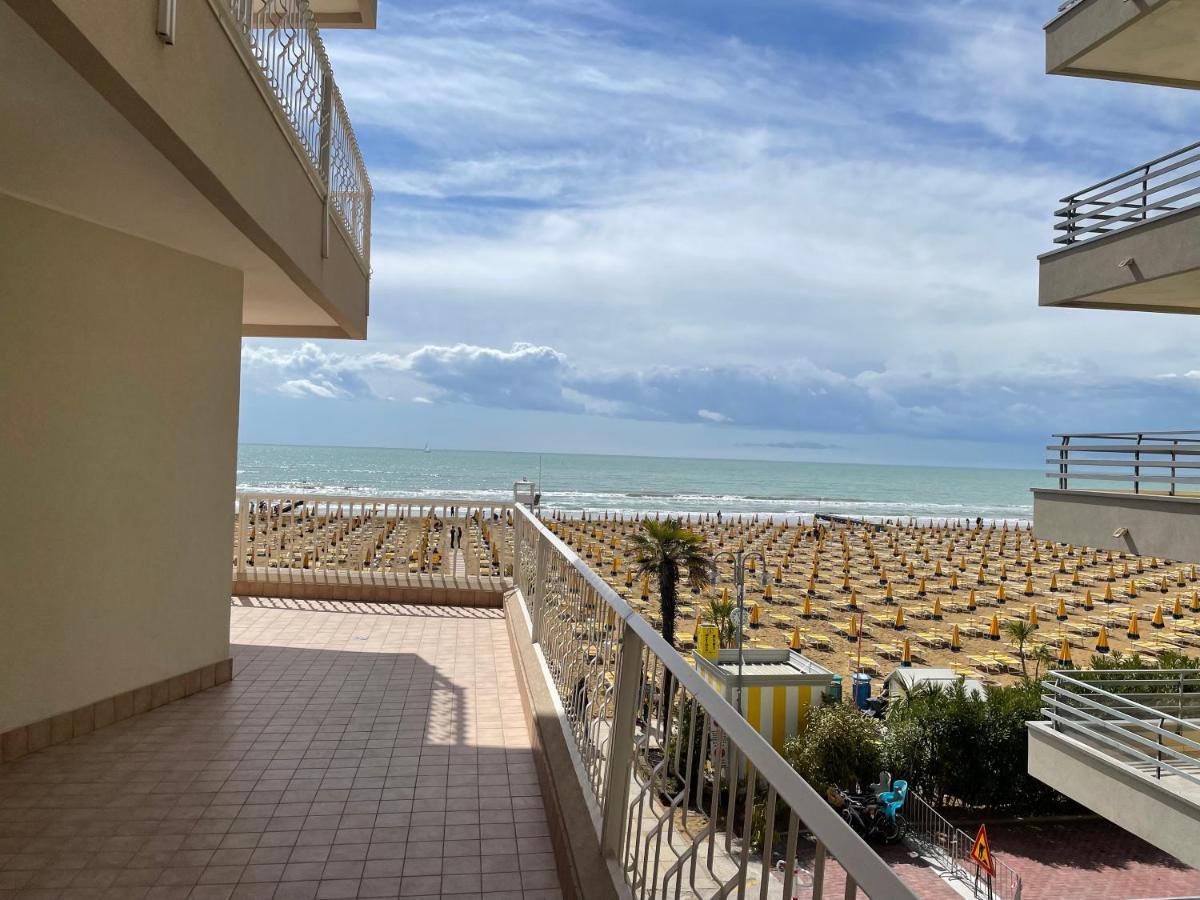 Fronte Mare-Residence Union 9 Лидо-ди-Езоло Экстерьер фото